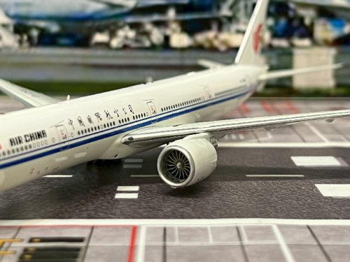 Aviation 1:400 Air China 777-39LER B-1266 AV4296 [Width 16 Length 18 Height 5 cm] 7