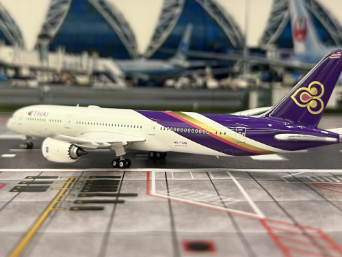 Phoenix 1:400 Thai 787-9 HS-TWB PH1708 [Width 15 Length 15.5 Height 4.5 cm] 9