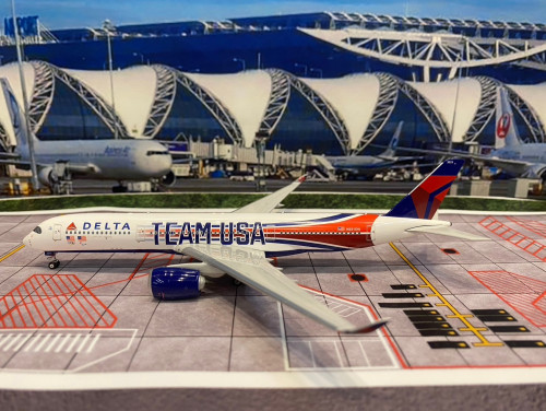 Phoenix P4590 1:400 Delta A350-900 N521DN‘TEAM USA” [Width 15 Length 16.5 Height 4 cm] 2