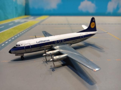 Herpa Wings HW572255 1:200 Lufthansa Vickers Viscount 800 D-ANAC [Width 14 Length 13 Height 4 cms]
