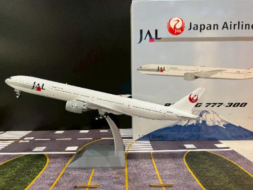 Inflight 1:200 JAL 777-346 JA8945 B773JAL945 [Width 33 Length 37 Height 8 cm]