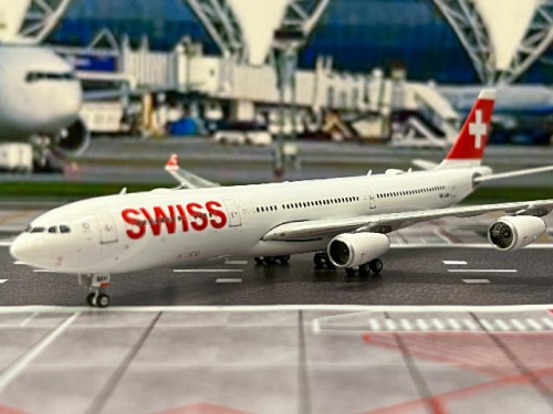 Phoenix 1:400 Swiss International A340-300 HB-JMH PH1975 4