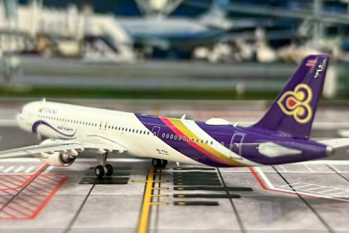 Phoenix 1:400 Thai Airways A321neo HS-TOA PH12059 [Width 9 Length 11 Height 2.5 cm] 9