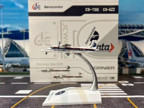 JC Wings 1:200 Aerocondor Dornier Do-228-200 CS-TGG LH2519 [Width 8.5 Length 8 Height 2 cm]