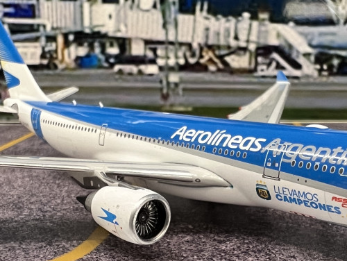 Phoenix 1:400 Aerolineas Argentinas A330-200 LV-KAO “Llevamos Campeones” P4600 4