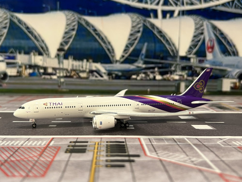 Phoenix 1:400 Thai 787-9 HS-TWB PH1708 [Width 15 Length 15.5 Height 4.5 cm] 1