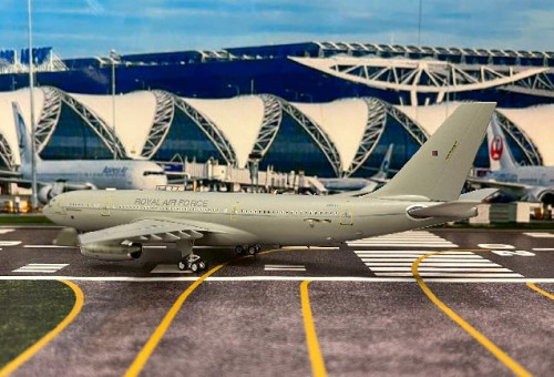 Inflight 1:200 UK Air Force A330 Voyager KC3 ZZ335 IFMRTTRAF335 [Width 30 Length 31 Height 8.5 cm] 3