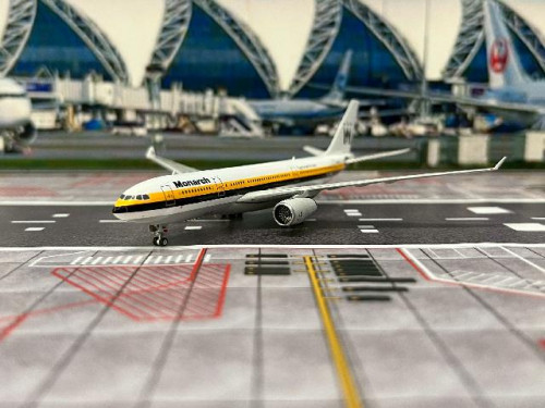 Phoenix 1:400 Monarch A330-200 G-EOMA PH1963 5