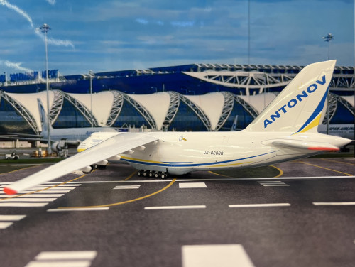 Gemini Jets 1:200 Antonov An-124-100M Russian UR-82088 G21082 4