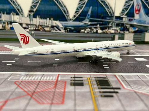 Aviation 1:400 Air China 777-39LER B-1266 AV4296 [Width 16 Length 18 Height 5 cm] 4