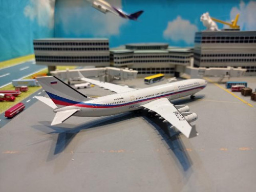 Phoenix 1:400 Ilyushin IL-96-400 RA-96000 PH1892 [Width 15 Length 13.5 Height 4 cm] 3