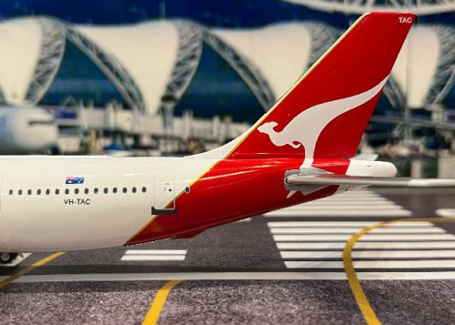 Inflight 1:200 Qantas A300B4-203 VH-TAC IF300QF1125 [Width 22.5 Length 27 Height 8 cm] 6