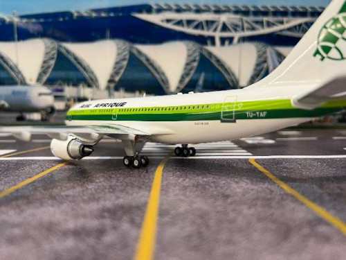 Inflight 1:400 Air Afrique A310-304 TU-TAF IF310RK0426 [Width 25 Length 28 Height 9 cm] 8
