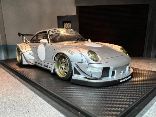 Ignition:IG2682 1:18 RWB 993 Silver Pig [Width 10 Length 24 Height 7 cms] 1