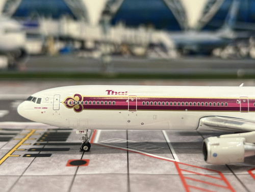 Phoenix 1:400 Thai MD-11 HS-TMG PH1758 [Width 12 Length 15 Height 4.5 cm] 5
