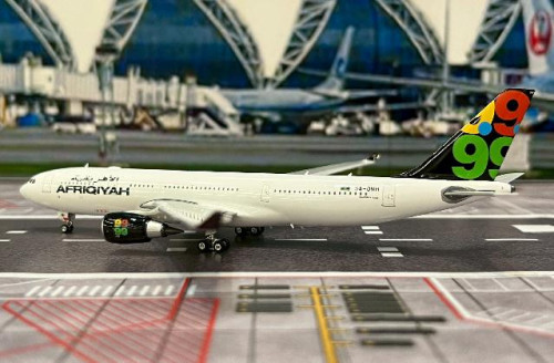 Phoenix 1:400 Afriqiyah A330-200 5A-ONH PH12062 [Width 15 Length 15 Height 4 cm] 3