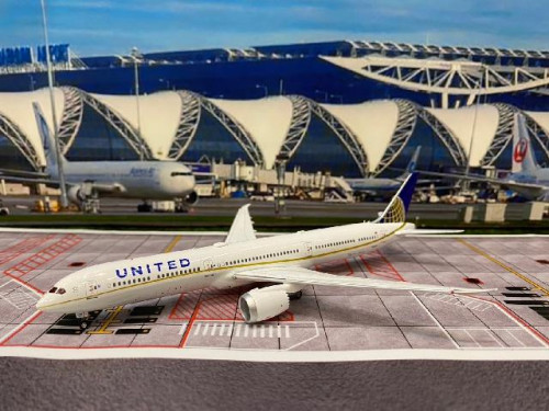 Aviation AV4234 1:400 United 787-10 N12003 [Width 15 Length 17 Height 4 cm]