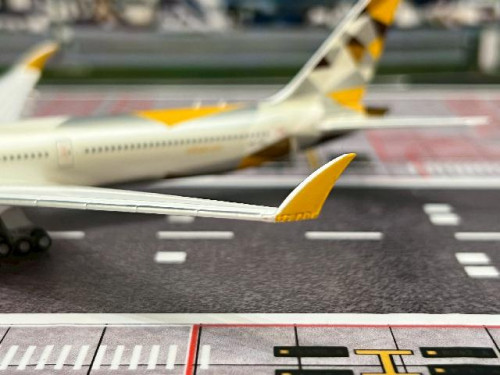 Gemini Jets 1:400 Etihad 777-9 A6-FAA GJ2277 [Width 16.5 Length 19.5 Height 4.5 cm] 9