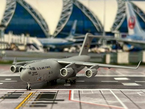 Gemini Jets 1:400 USAF C-17A 05-5144 (March ARB) GM148 5