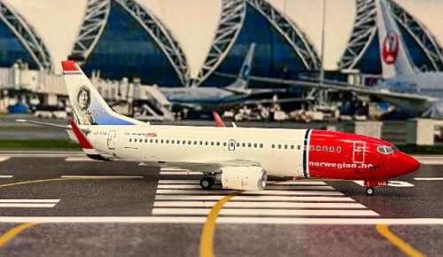 JCWings 1:200 Norwegian 737-300 LN-KHA XX20177 [Width 14 Length 17 Height 5.5 cm] 2