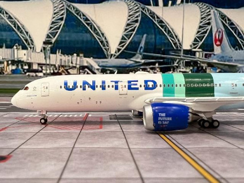 Gemini Jets 1:400 United Airlines B787-9 N24988 'SAF' GJ2333 3