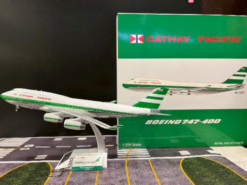 Inflight 1:200 Cathay 747-467 VR-HOT WB7474057P [Width 30 Length 35 Height 6 cms]