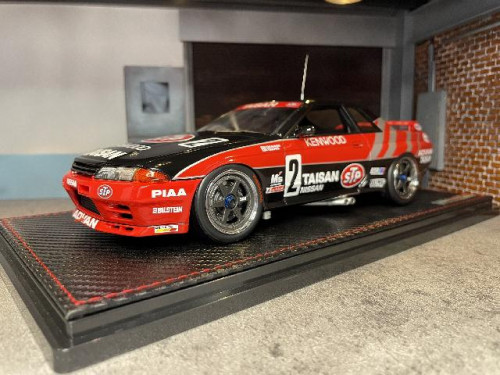 Ignition Model: IG2423 1:18 STP Taisan GT-R (#2) 1992 JTC With Enginr [Width 10 Length 25 Height 7 c