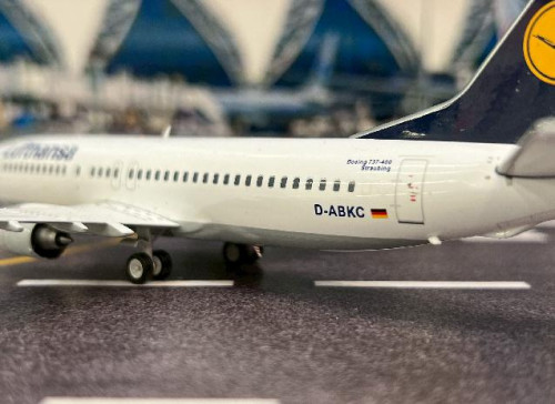 JFox 1:200 Lufthansa 737-430 D-ABKC JF7374002 [Width 14 Length 18.5 Height 5.5 cm] 8