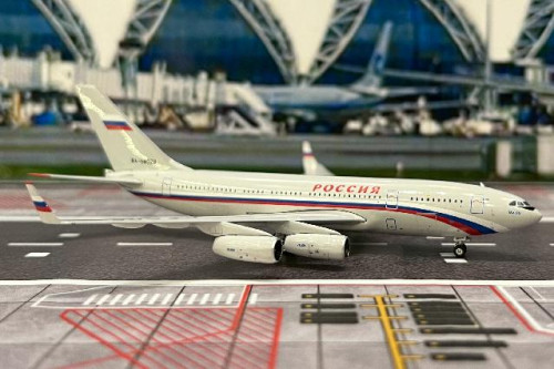 Phoenix 1:400 Rossiya SLO IL-96-300 RA-96023 PH12054 [Width 15 Length 13.5 Height 4 cm] 2