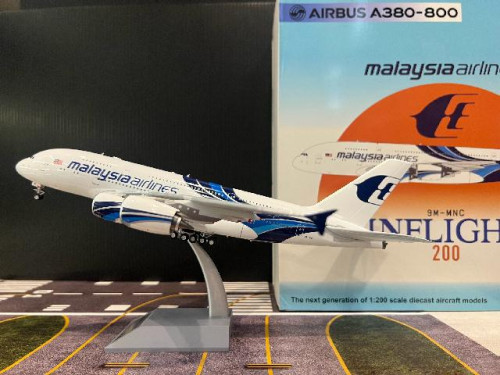 Inflight 1:200 Malaysia Airlines A380 9M-MNC IF380MH0726 [Width 41 Length 38 Height 12 cm]