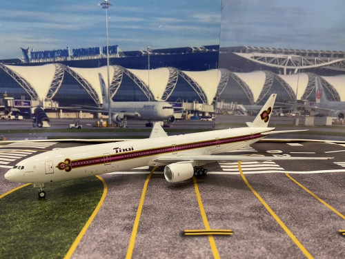 InFlight200 1:200 Thai Airways B777-3D7 HS-TKF [Speedline Livery] IF7773TG1223