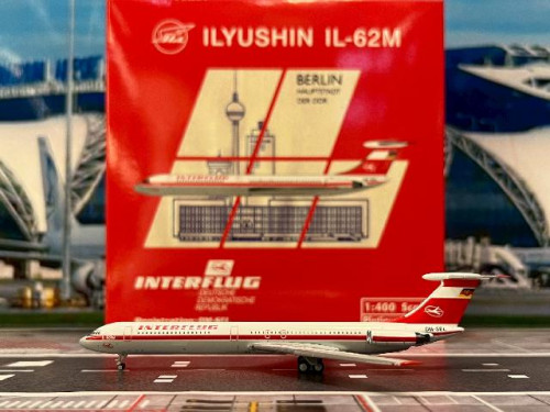 Phoenix 1:400 Interflug IL-62M DM-SEL PH12052 [Width 11 Length 13.5 Height 3 cm]