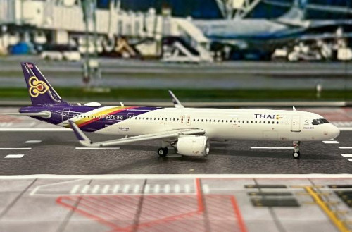 Phoenix 1:400 Thai A321neo HS-TOB PH12060 [Width 9 Length 11 Height 2.5 cm] 2
