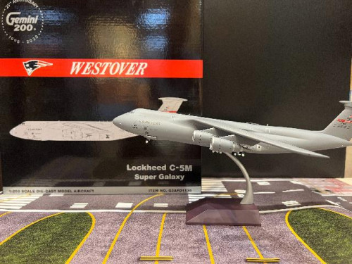 Gemini Jets 1:200 USAF C-5M Super Galaxy 87-0037 G21136 [Width 34 Length 36 Height 9.5 cm]