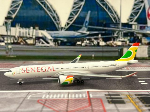 Herpa Wings 1:500 Air Senegal A330-900neo 6V-ANB HW538015 [Width 12.5 Length 12.5 Height 3 cm]