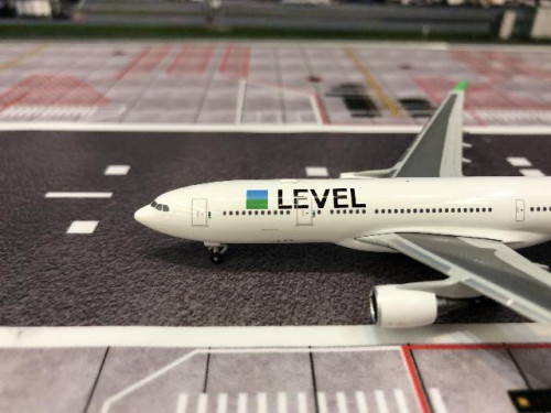 Herpa Wings 1:500 Level A330-200 EC-MOU HW537254 [Width 12 Length 12 Height 3.5 cm] 2