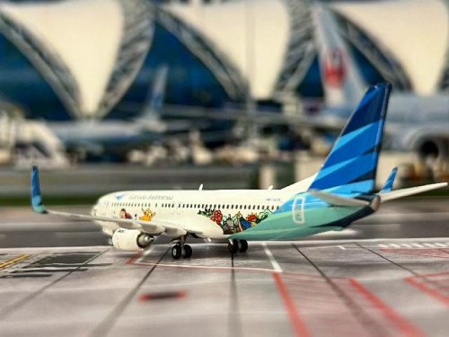 Phoenix 1:400 Garuda Indonesia B737-800 PK-GUG PH1988 6