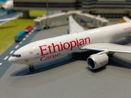 Phoenix:PH1745 1:400 Ethiopian Cargo 777-200F ET-ARK [Width 16 Length 17 Height 5 cms] 3
