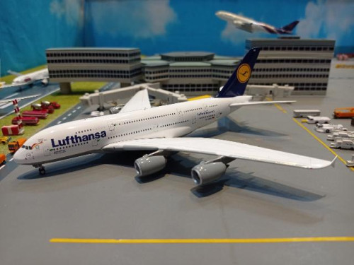 Phoenix Model [P4522] 1:400 Lufthansa A380 D-AIMA 'Danke! Thank you' [Width 20 Length 18 Height 5 cm