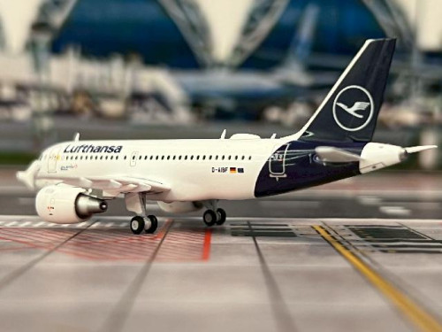 Gemini Jets 1:400 Lufthansa A319-100 D-AIBF GJ2022 [Width 8.5 Length 8.5 Height 3 cm] 8