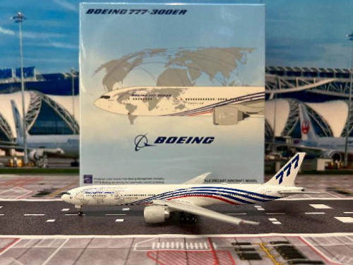 JC Wings 1:400 Boeing 777-300ER ‘World Tour’ N5017V Flap Down XX4973A