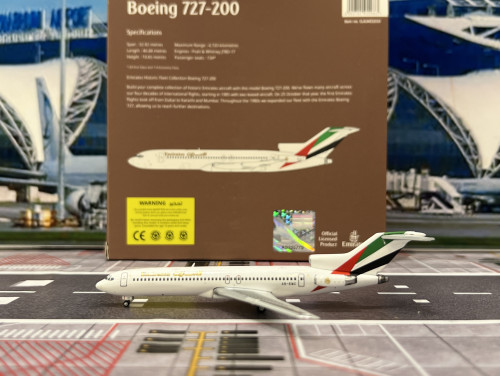 Gemini Jets 1:400 Emirates 727-200 A6-EMC GJ2233 [Width 8 Length 11.5 Height 2.5 cm]