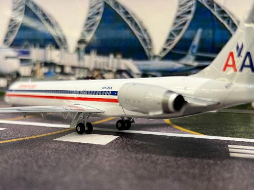 Gemini Jets 1:200 American MD-90 N904RA G21329 5
