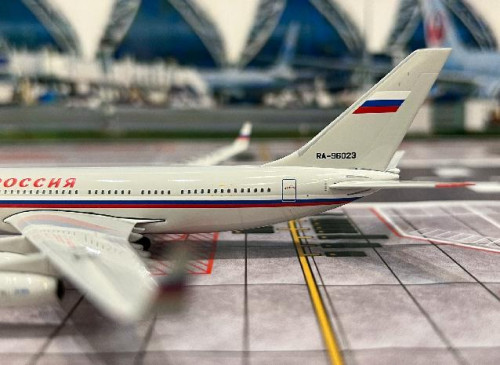 Phoenix 1:400 Rossiya SLO IL-96-300 RA-96023 PH12054 [Width 15 Length 13.5 Height 4 cm] 6