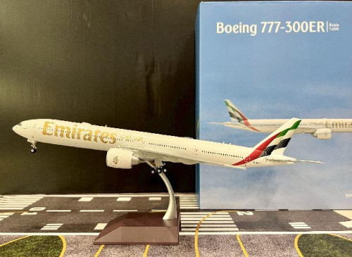 Gemini Jets 1:200 Emirates 777-300ER A6-EQH nc G21441 [Width 33 Length 37 Height 8 cm]