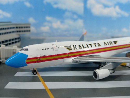 GJ1999 1:400 Kalitta Air B747-400(BCF) N744CK (mask) [Width 16 Length 16.5 Height 5 cms.] 2