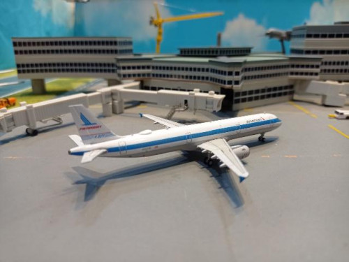 Gemini Jets GJ2257 1:400 American A321 N581UW Piedmont [Width 9 Length 11 Height 3 cms] 3