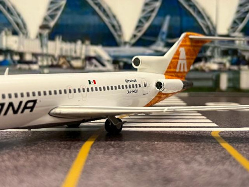 JC Wing 1:200 Mexicana B727-200 