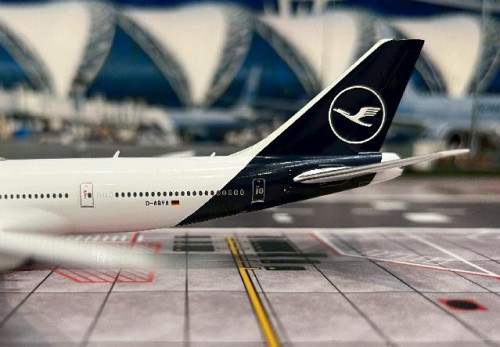 Gemini Jets 1:400 Lufthansa 747-8 D-ABYA GJ2209 [Width 18 Length 18.5 Height 4.5 cm] 6