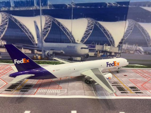 Gemini Jets 1:200 FedEx 757-200SF N921FD G2981 [Width 19 Length 24 Height 6 cm] 3